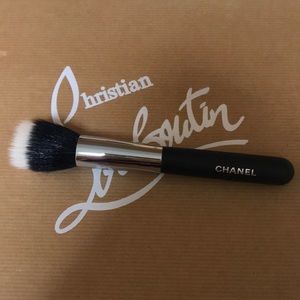Chanel foundation/powder brush #7